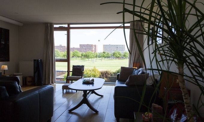 Stadsdam House | Ideal Group Retreat in a Peaceful Townhouse with Spa