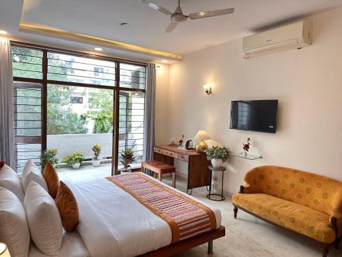 Hauz Khas Hotel | Couple Friendly Stay at Grove Residency Hauz Khas, New Delhi