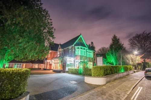 Canford Cliffs Hotel | Grovefield Manor: Oceanfront Retreat with 4-Star Comfort