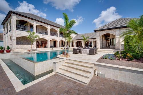 Groveland House | Inviting Groveland Home with Pool & Hot Tub Near Lake