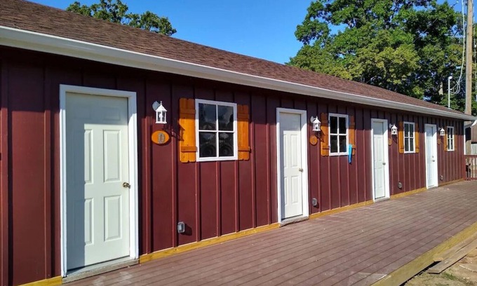 Grove Cabin | Groveport Resort: Newly Remodeled Waterfront Cabin Escape