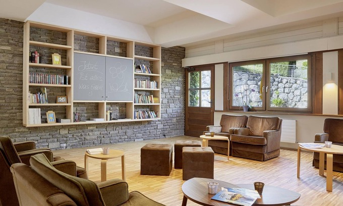 Lermoos House | Cozy Grubigsteinzimmer with Piste Views - Loisach Smarthotel