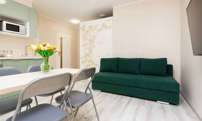 Zaspa Apartment | Modern Apartment Grudziądzka 12 with Gym and Balcony