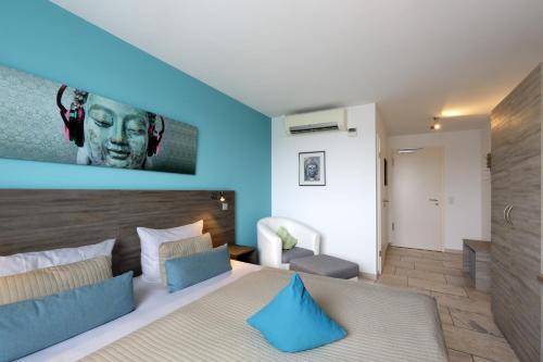 Kirkel House | Discover Grunder Gästehaus: Pet-Friendly Retreat with Dining