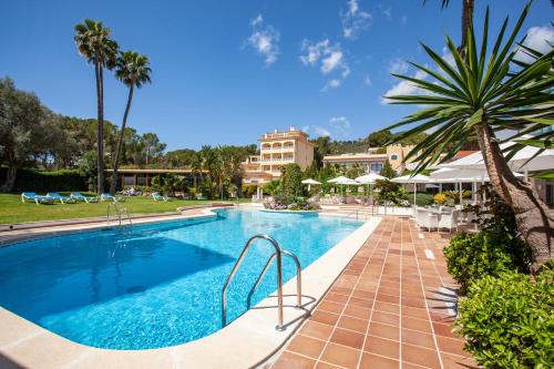Peguera Apartment | Indulge at Grupotel Nilo & Spa: Oceanfront Relaxation Awaits