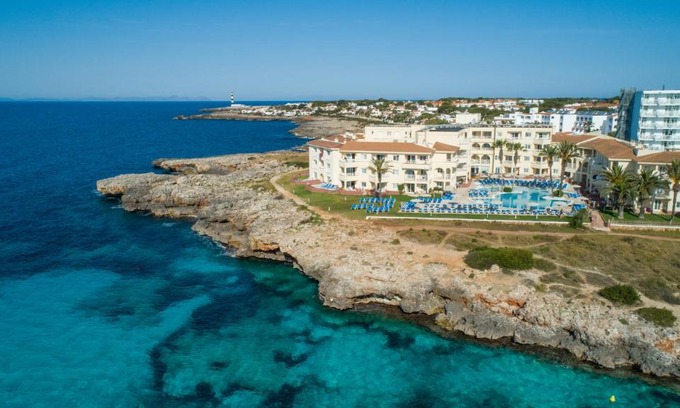 Son Xoriguer Hotel | Relaxing Stay at Grupotel Tamariscos with Oceanfront Views