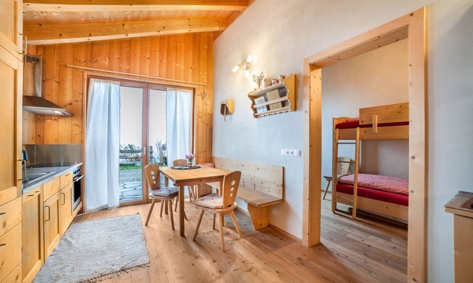 Glorenza Apartment | Mountain View Grushof App Köpfl: Guest Rated 10/10 Stay