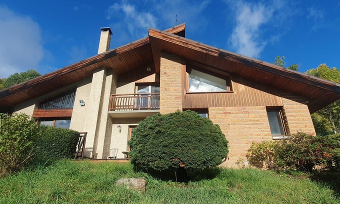 Puy-Saint-Pierre House | Family-Friendly Retreat with Kitchen Amenities in GS23006