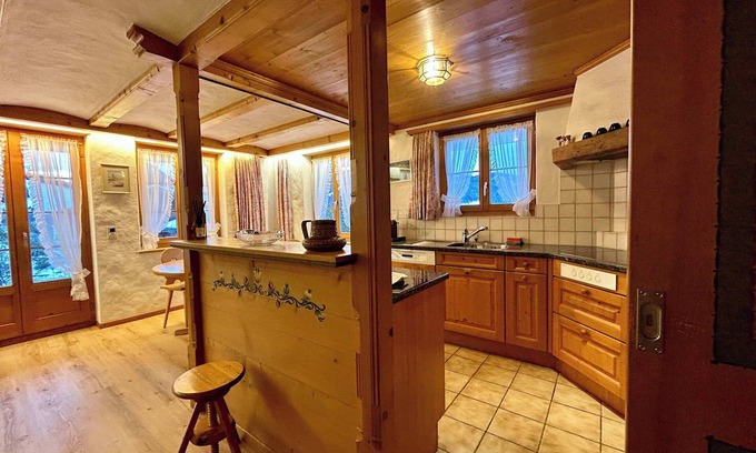 Gstaad Ski Chalet | Gstaad Blue Sky Chalet: Family-Friendly Retreat with Amenities