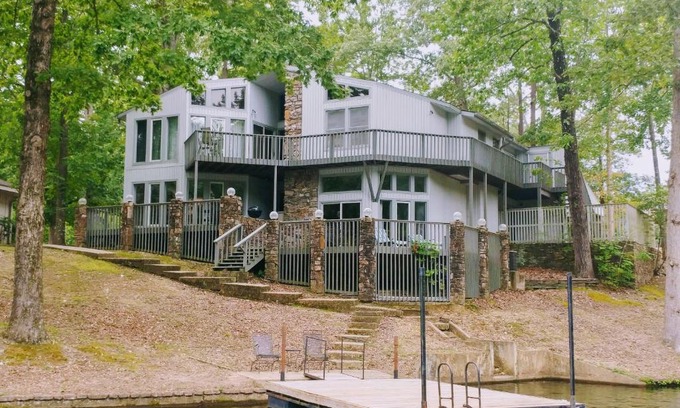 Hot Springs Village House | Relaxing Stay at Guadalajara House with Pool & Breakfast