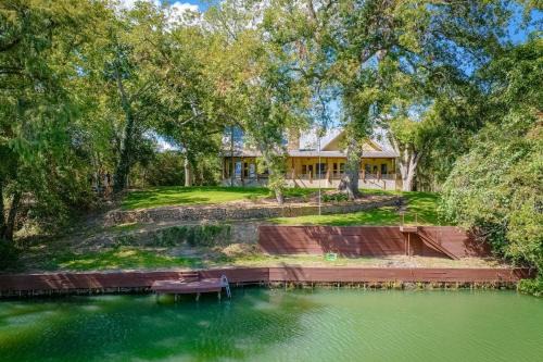 Seguin House | Family-Friendly Guadalupe Getaway for Your Next Adventure