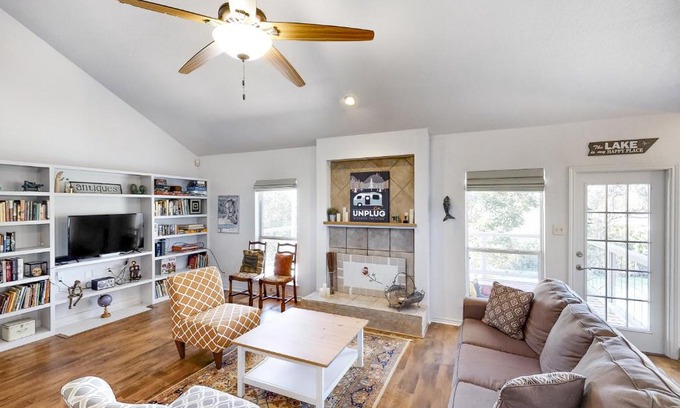Seguin House | Relax at Guadalupe Oasis: Pet & Child Friendly Retreat