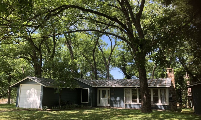 New Braunfels Cabin | Guest Rated 10/10: Guadalupe River Road Retreat Cabin