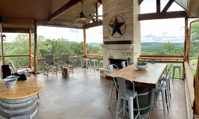 New Braunfels House | Hill Country Haven: Premier Stay Near Guadalupe River
