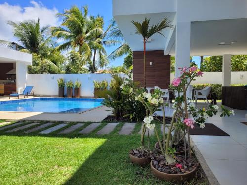 Canto do Mar House | Inviting Guarajuba Suites with Pool and Hot Tub Retreat