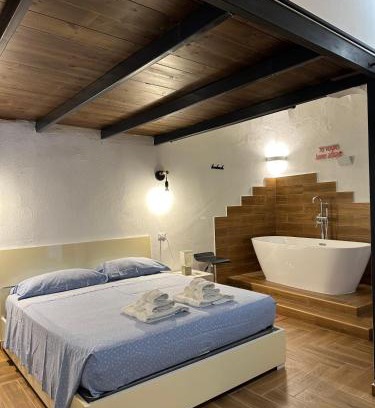 Naples Apartment | Discover Guarracino P. Capodimonte Suite - Rated 9.4/10!