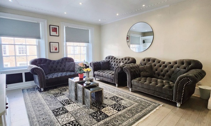 Brompton & Hans Town Apartment | Elegant Gucci Flat in Knightsbridge with Spa & Pet-Friendly