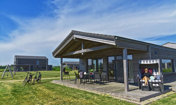 Westertilli House | Exclusive Gud Jard Lodge No. 12: Oceanfront Retreat Awaits