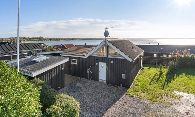 Ronde House | Discover Gudserk: Oceanfront Retreat 50m from the Sea