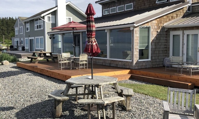 Anacortes House | Experience Guemes Island Beachfront Home "Once Upon a Tide"