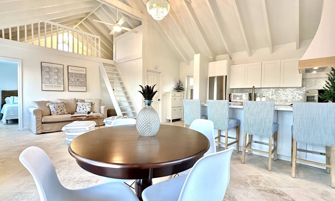 Testman Cottage | Ideal Guest Cottage Near Beach, Golf & Tennis - 10/10 Rated