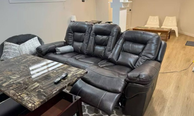 Winnipeg House | Guest expertise