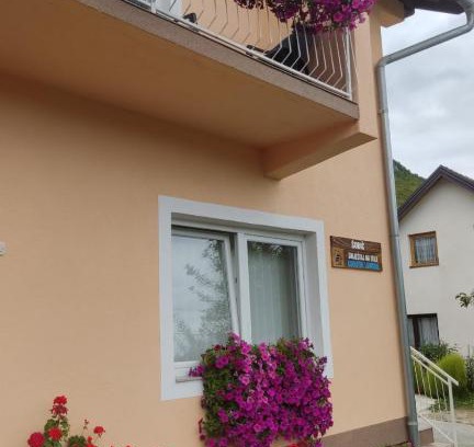 Sipovo Apartment | Comfortable Stay at Guest House Šobić with Pool & Dining
