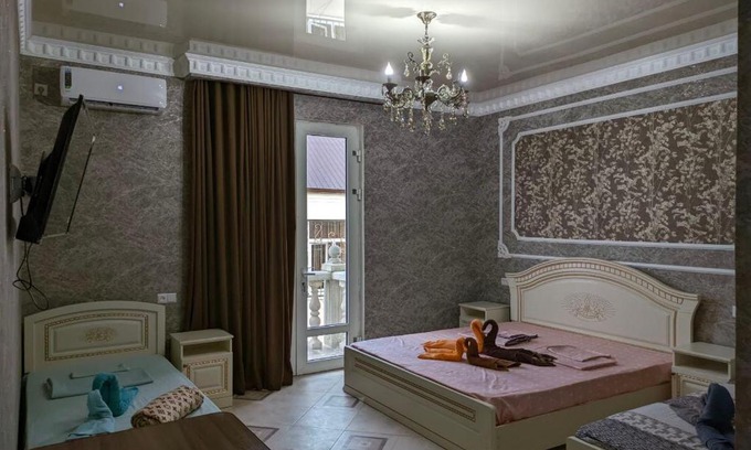 Sokhumi House | Guest House Сухум: Highly Rated Getaway with Pet-Friendly Options