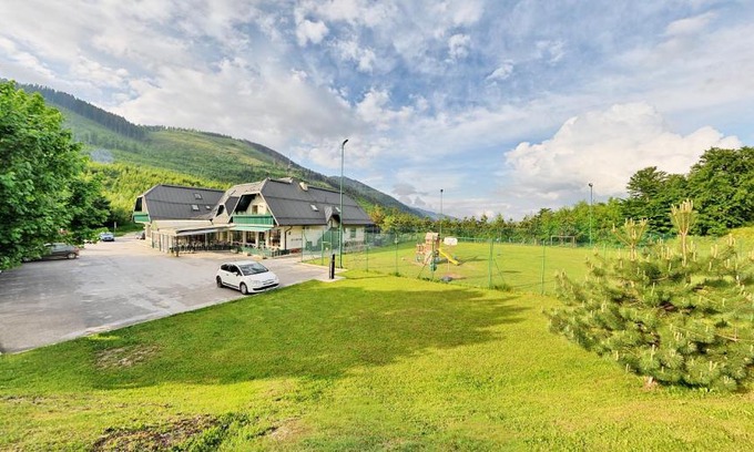 Gornji Grad House | Delightful Guest House 902 Črnivec with Hot Tub & Dining