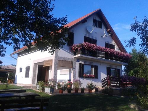 Catrnja House | Discover Guest House Adrijana: Pool & Family-Friendly Escape