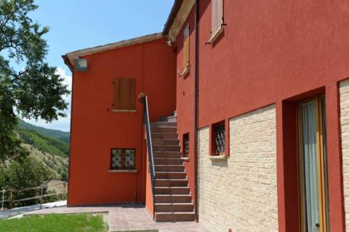 Acqualagna House | Charming Guest House with Ocean View & Pool Facilities