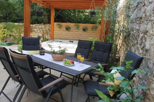 Skradin House | Discover Guest House Ankora with Oceanfront Views & Hot Tub