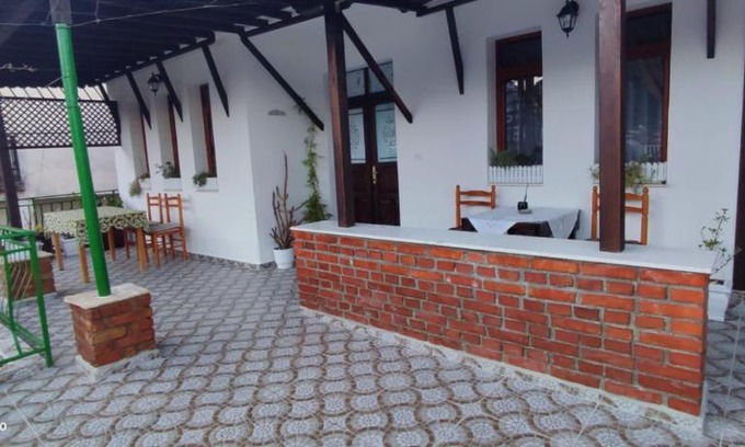 Berat House | Guest House Baba Lluka: Rated 10/10 with Restaurant & Fireplace