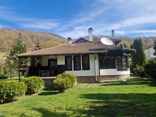 Ribaritsa Villa | Perfect Retreat at Guest House Beli Vit with Oceanfront Access