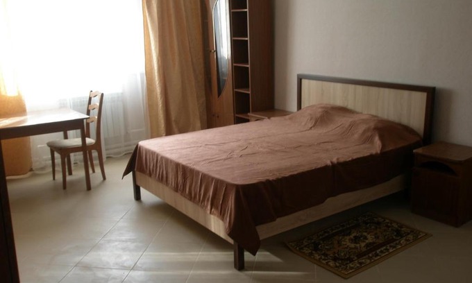 Anapa House | Cozy Guest House BLUM: Pet-Friendly Retreat with Kitchen