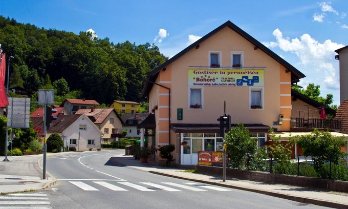Sentjur House | Pet-Friendly Guest House Bohorč with Pool & Hot Tub