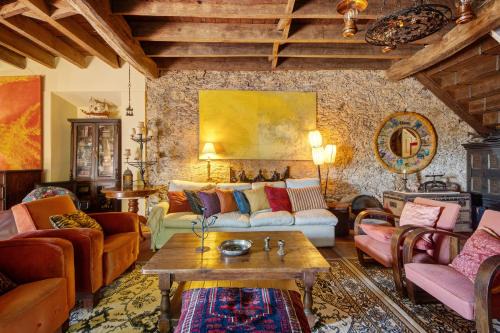 Troviscal House | Family-Friendly Guest House Casa S Martinho Awaits You
