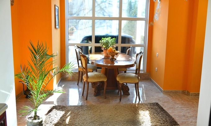 Kutaisi House | Cozy Guest House Caucasus with Pool and Family Amenities