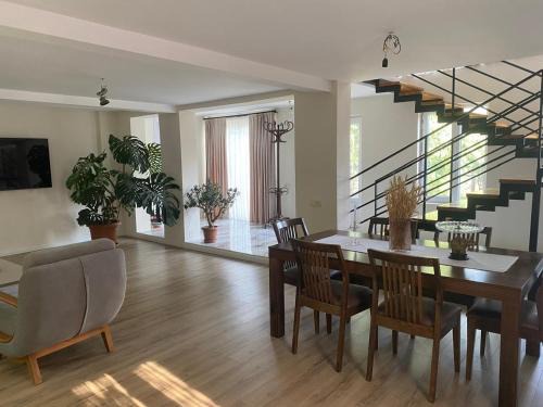 Tsageri House | Guest House Chalistavi