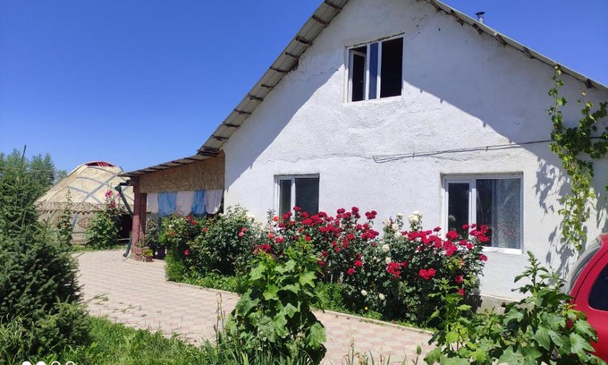Issyk-Kul Region Bed & Breakfast | Discover Guest House Doktor Eismann: Ocean View Retreat