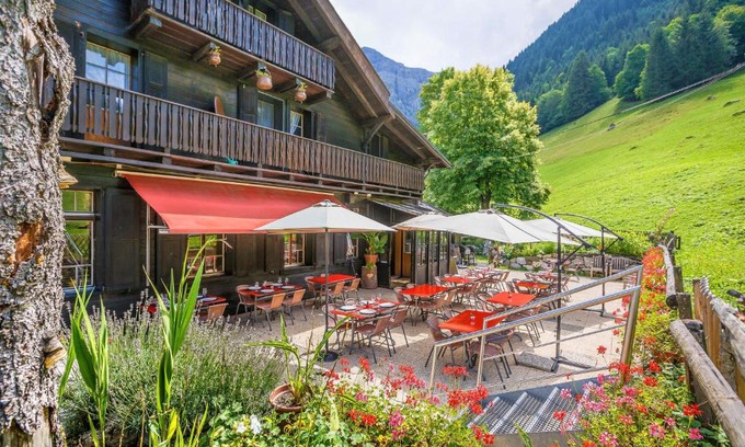 Champery Hotel | Guest House du Grand Paradis - On Piste