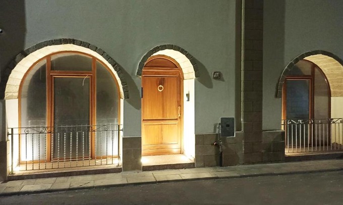 Alliste House | Discover Guest House Eleonora: Family-Friendly Retreat