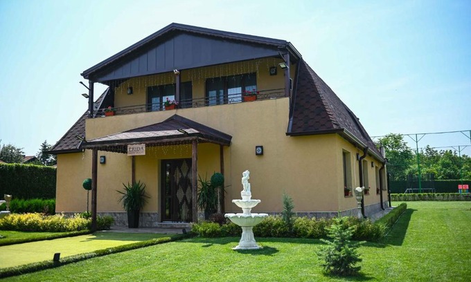Bozhichen House | Discover Guest House ERIDA: Oceanfront Retreat for Families