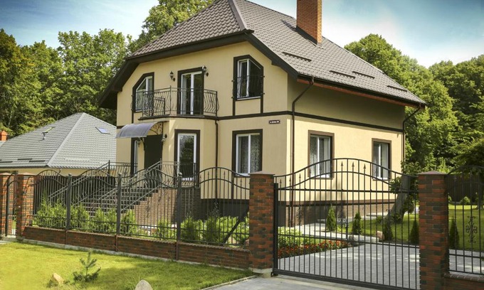 Mechnikov Villa | Guest House "Flagman" with Oceanfront Views and Hot Tub