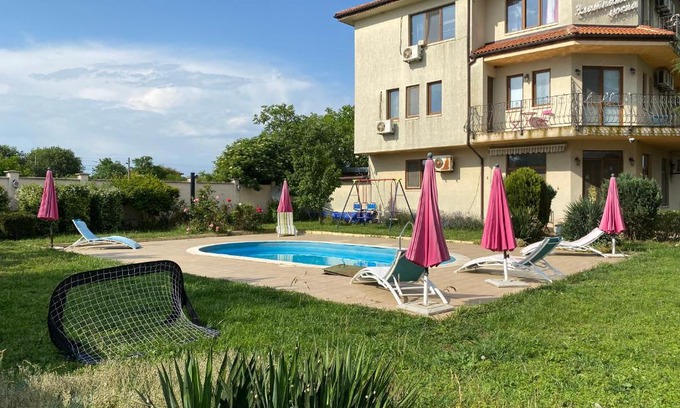 Bulgarevo House | Guest House Golden Flake: Oceanfront Retreat Near Bolata
