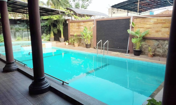 Bekasi House | Guest House GS Syariah Taman Keluarga