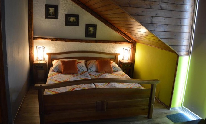 Hrabetice House | Pet-Friendly Guest House Haklův Mlýn with Family Amenities