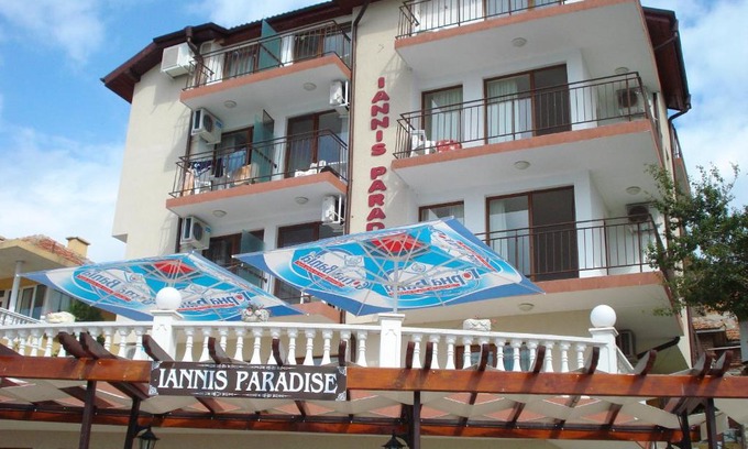 Nessebar Old Town House | Oceanfront Comfort at Guest House Ianis Paradise