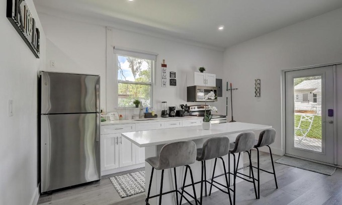 Bonita Springs Apartment | Discover a Cozy Guest House in Downtown Bonita Springs