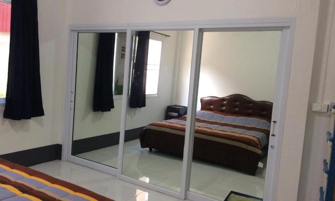 Pla Pak House | Discover a Cozy Guest House in Rural Thailand
